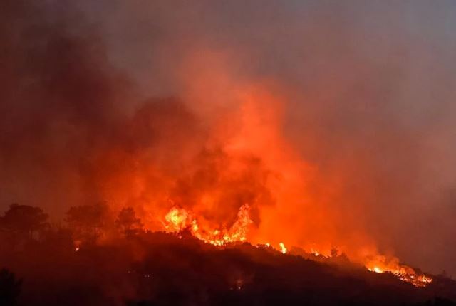 Επείγουσα εισαγγελική έρευνα για τις πυρκαγιές στην Αττική