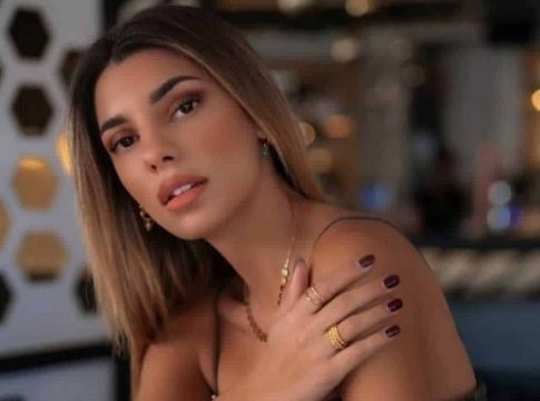 Το μικροσκοπικό μαγιό της Μαριαλένας Ρουμελιώτη ανεβάζει κι άλλο τη θερμοκρασία