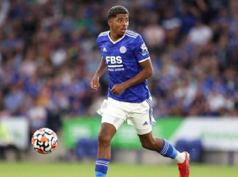 Κοιτάζει τον Φοφανά της Λέστερ η Τσέλσι