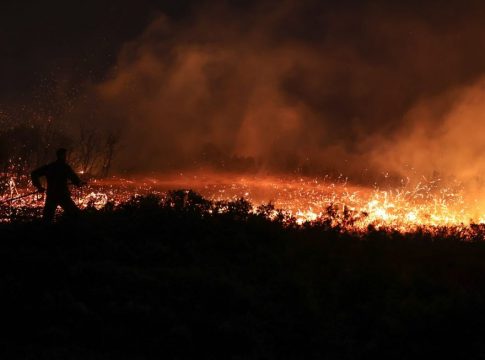 Φωτιά στην Πεντέλη: Η φωτιά απειλεί το νοσοκομείο Παίδων Πεντέλης – Δραματικές ώρες