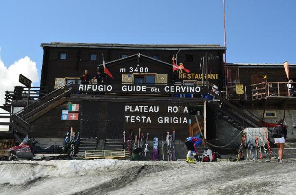 Κλιματική αλλαγή: Το λιώσιμο παγετώνα μετατοπίζει τα… σύνορα μεταξύ Ελβετίας και Ιταλίας