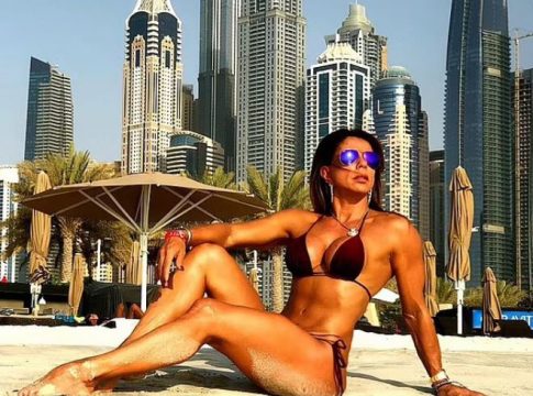 Η πιο σέξι γιαγιά του κόσμου: 53 ετών, γυμνάζεται κάθε μέρα και τρώει 150 αυγά τον μήνα (pics+vid)