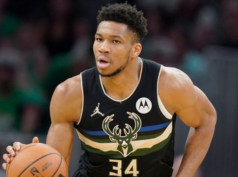 Αμφίβολος ο Αντετοκούνμπο για το παιχνίδι με τους Θάντερ