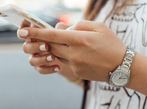 Από το πορτοφόλι στο κινητό: Ψηφιακά πλέον η ταυτότητα και το δίπλωμα οδήγησης