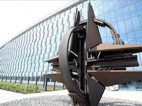 Το ΝΑΤΟ κηρύσσει επισήμως τον νέο Ψυχρό Πόλεμο