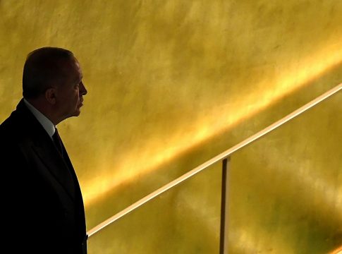 Ο Ερντογάν είναι παντού: Τι επιδιώκει ο «σουλτάνος»