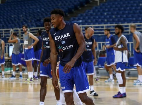 Έπαθαν πλάκα με τον Αντετοκούνμπο: «Αν προσθέσει και αυτό…»