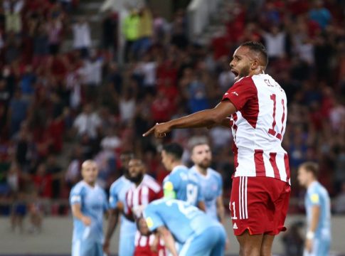 Συνεχίζει να γράφει ιστορία ο Ελ Αραμπί (Vid)