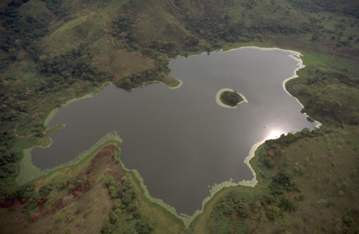 Η λίμνη που σκότωσε σε μια νύχτα 1.746 ανθρώπους και 3.300 ζώα – 36 χρόνια μετά και το μυστήριο παραμένει