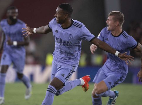 Αλμερία – Ρεάλ Μαδρίτης 1-2: Η «ζωγραφιά» του Αλάμπα χάρισε το πρώτο τρίποντο στη «Βασίλισσα»