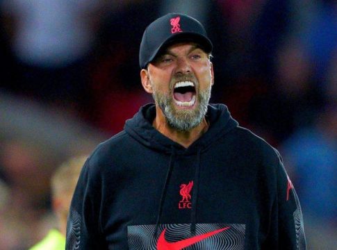 Έξαλλος ο Κλοπ με την κριτική που ασκείται στη Μάντσεστερ Γιουνάιτεντ