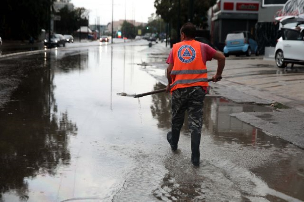 Καιρός: «Πνίγηκε» η Αττική από τα πρωτοβρόχια – Συναγερμός για επιδείνωση τις επόμενες ώρες