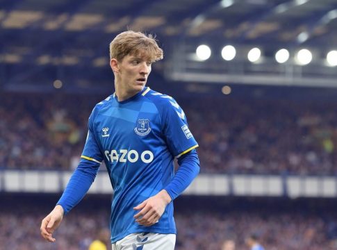 Η Τσέλσι «σπάει» τα ταμεία για τον Γκόρντον της Έβερτον