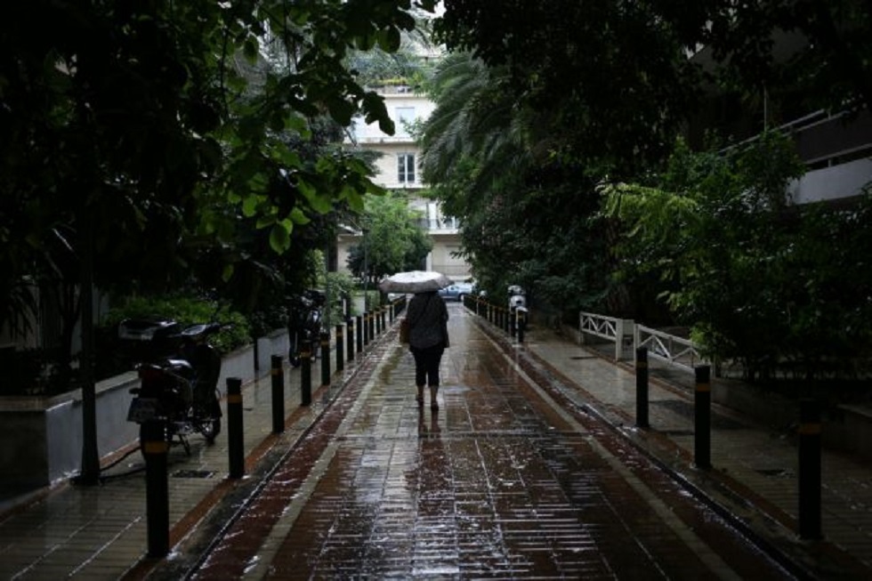 Καιρός: Φθινοπωρινό σκηνικό μέχρι την Πέμπτη – Βροχές, καταιγίδες και χαλαζοπτώσεις