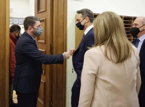 Υποκλοπές: Στο ναδίρ οι σχέσεις Μαξίμου και ΠΑΣΟΚ – Παρεμβάσεις από Κομισιόν και ΠτΔ