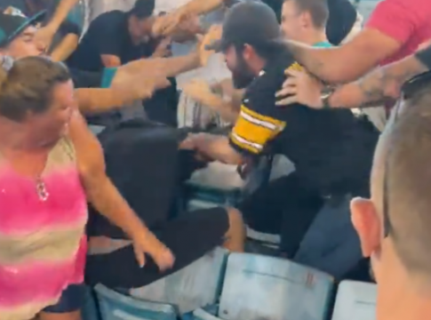 Μυθικό ξύλο σε… φιλικό ματς του NFL (vid)