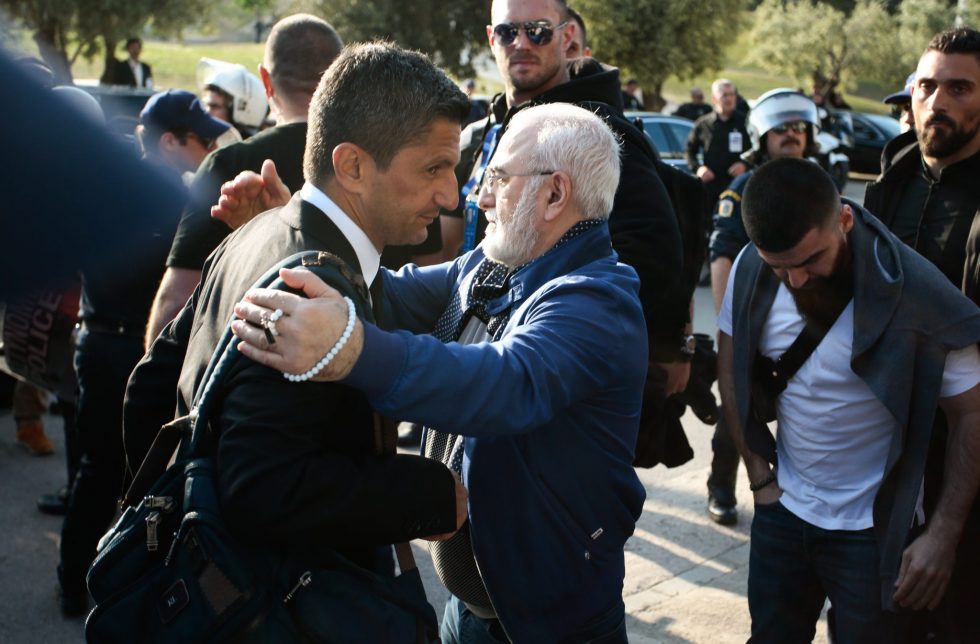 O Σαββίδης είναι στη Θεσσαλονίκη αλλά τα είπε μέσω Skype με Μπότο και Λουτσέσκου