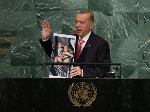 Η έμφαση Ερντογάν στο προσφυγικό στον ΟΗΕ και ο κίνδυνος «ατυχήματος»