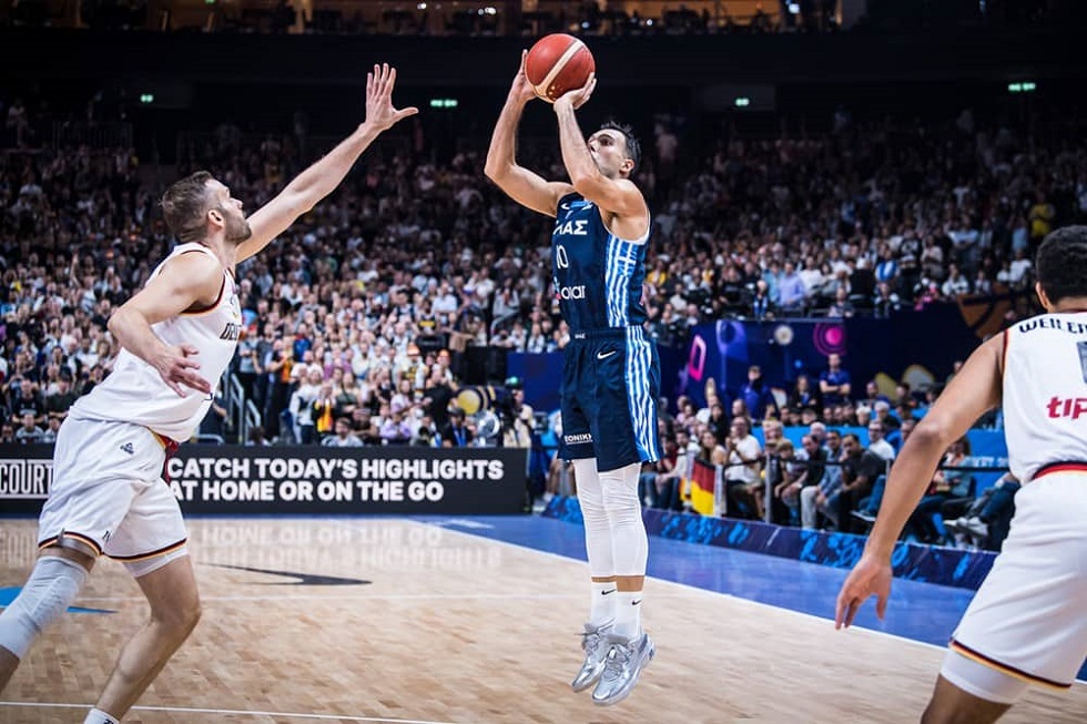 ΑΔΙΑΝΟΗΤΟ buzzer beater Σλούκα στη λήξη του ημιχρόνου (vid)