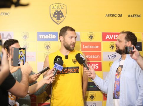 Στρέλνιεκς: «Θα φέρω εμπειρία στην ΑΕΚ, ξέρετε τι μπορώ να κάνω»