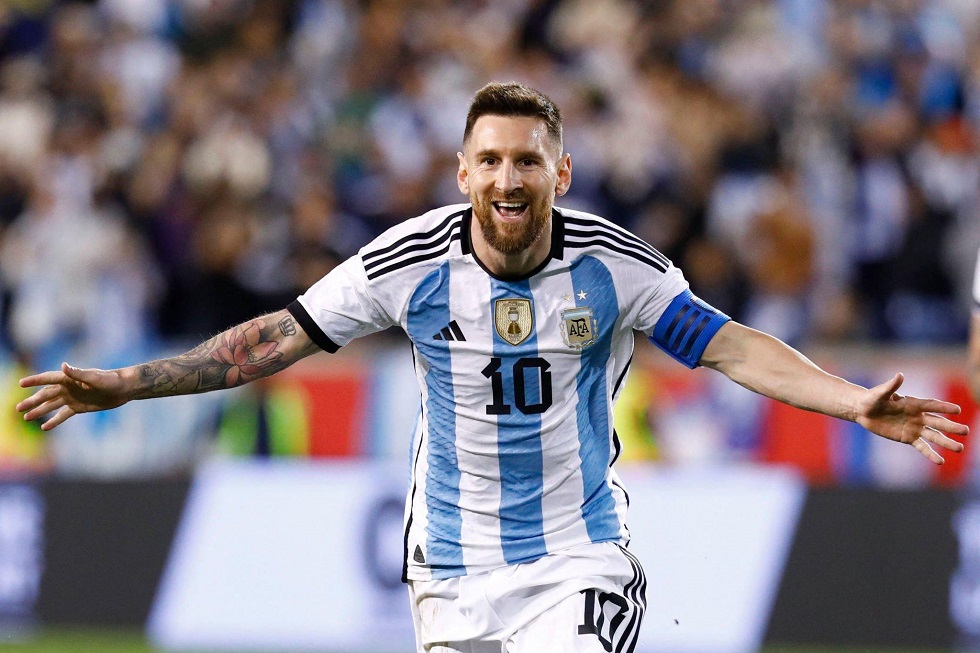 Γιγαντώνει τον μύθο του ο Μέσι: Έφτασε τα 90 γκολ με την Αργεντινή (vid)