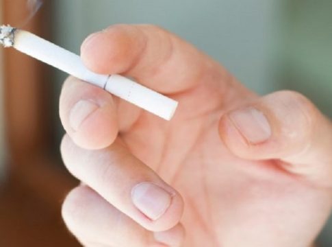 Λάρισα: Οργή για 16χρονο που έσβησε τσιγάρο στο πόδι συμμαθήτριας, επειδή τον απέρριψε ερωτικά