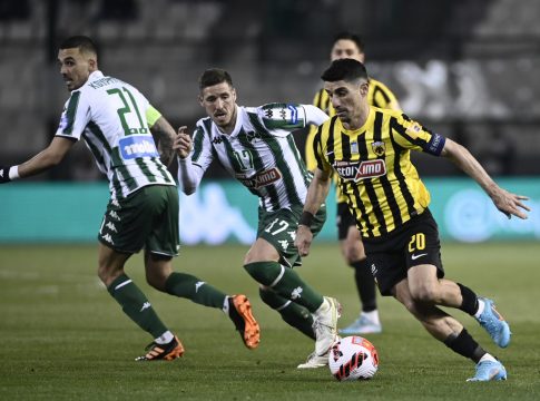 Σκοράρουν στο ντέρμπι