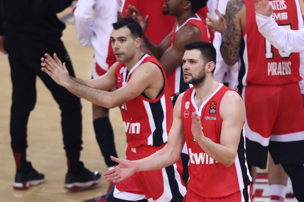 Η FIBA άπλωσε χέρι ενότητας στη Euroleague – Πως επηρεάζονται οι παίκτες του Ολυμπιακού