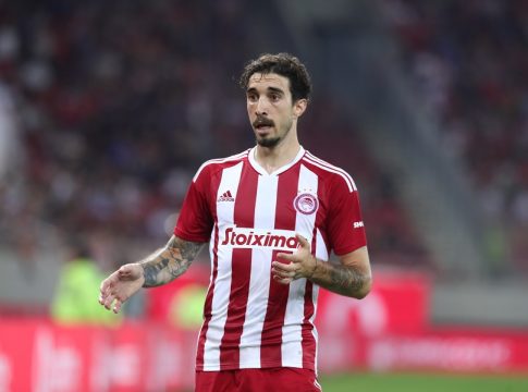 Ολυμπιακός: Αλλάζει τη μισή εντεκάδα ο Κορμπεράν