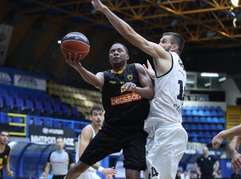 Ήττα από την Κλουζ για τη μισή ΑΕΚ (67-69)