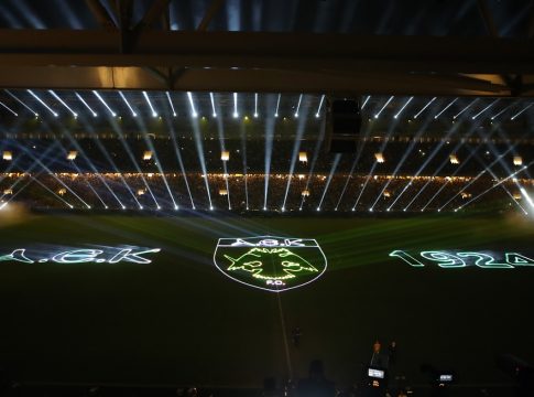 Η ΑΕΚ τίμησε τους εκλιπόντες φιλάθλους της (vid)