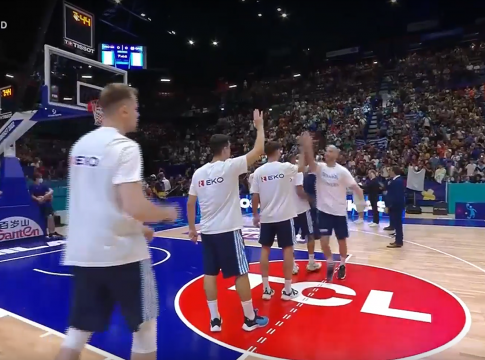 Κροατία – Ελλάδα: Η παρουσίαση της Εθνικής μας εν μέσω αποθέωσης! (vids)