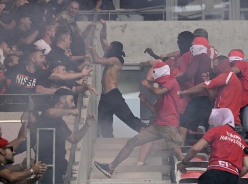 Παρί Σεν Ζερμέν: Κινείται νομικά εναντίον οπαδών της για τα επεισόδια στο Νις – Κολωνία