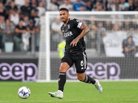 Γιουβέντους: Ανανεώνει με Ντανίλο