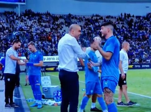 Σοκ: Ο προπονητής του Ισραήλ Κ21 χαστούκισε παίκτη του εν ώρα αγώνα (vid)