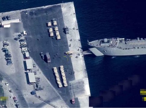 Επικίνδυνα παιχνίδια της Τουρκίας: «Παράνομη μεταφορά αρμάτων μάχης σε Λέσβο και Σάμο»