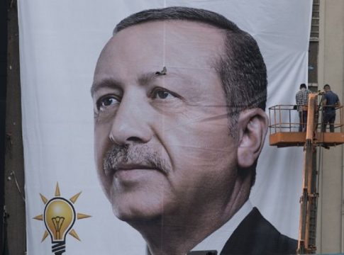 Τουρκία: Σύμβουλος του Ερντογάν παραιτείται μετά από κατηγορίες για διαφθορά