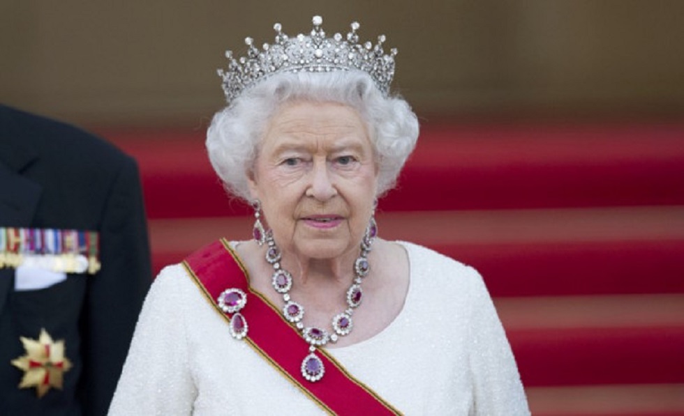 Βασίλισσα Ελισάβετ: Το BBC διέκοψε το πρόγραμμά του για να ανακοινώσει την είδηση για την υγεία της (vid)