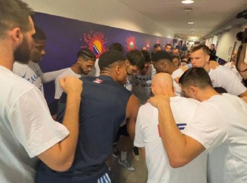 Η αρχηγική ομιλία του Γιάννη στα αποδυτήρια (vid)