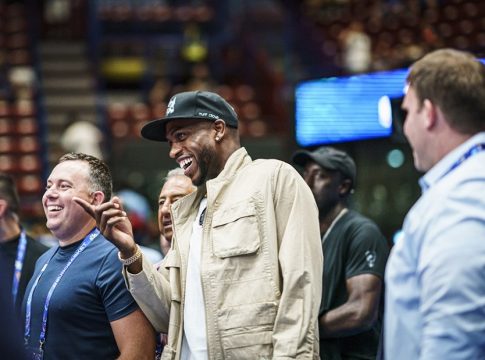 Ο Μίντλετον παρακολουθεί το ματς της Εθνικής με την Ουκρανία (pics,vid)