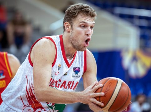 Φοβερός Βεζένκοφ στο ημίχρονο: Έχει 17 πόντους με 70% ευστοχία! (vid)