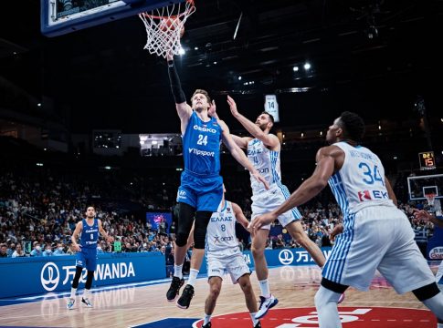 Επική ατάκα του Βέσελι για τη γυναίκα του: «Πολλή πίκρα στο σπίτι μας απόψε»