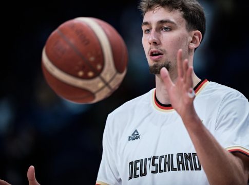 Απίστευτο: 8/12 τρίποντα και 31 πόντους οι Γερμανοί στο πρώτο δεκάλεπτο! (vid)