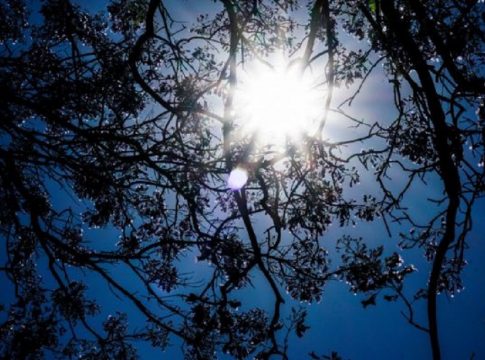 Καιρός: Ισχυροί άνεμοι και άνοδος της θερμοκρασίας την Δευτέρα