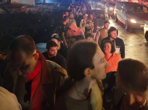 Σε πανικό οι Ρώσοι μετά την επιστράτευση Πούτιν: Εγκαταλείπουν με κάθε μέσο τη χώρα – Ουρές στα σύνορα