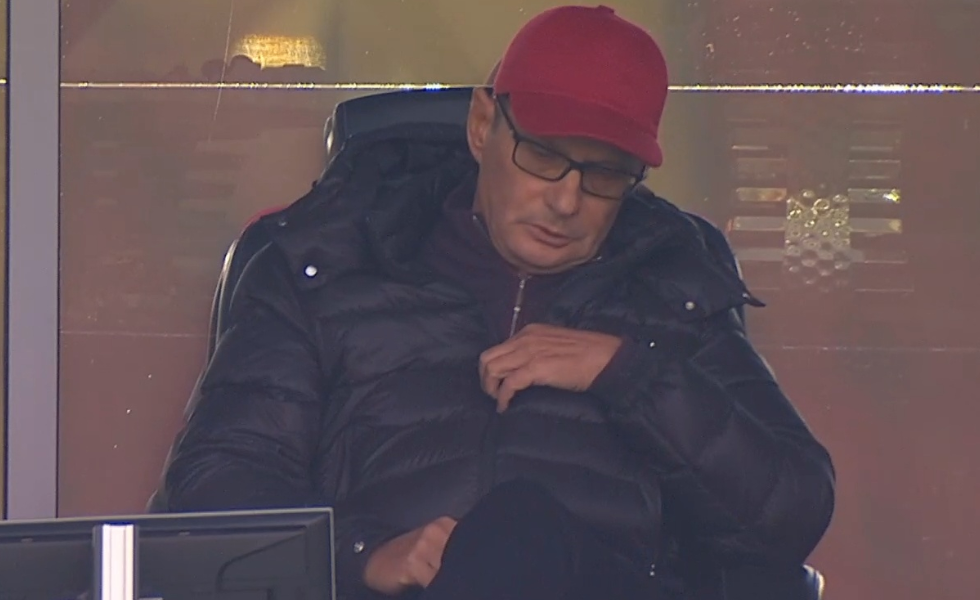 Έπος: Ο πρώην πρόεδρος της Σπαρτάκ Μόσχας κοιμήθηκε την ώρα του ματς (pic)