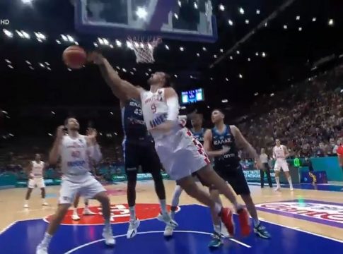 Το εντυπωσιακό κόψιμο του Θανάση (vid)