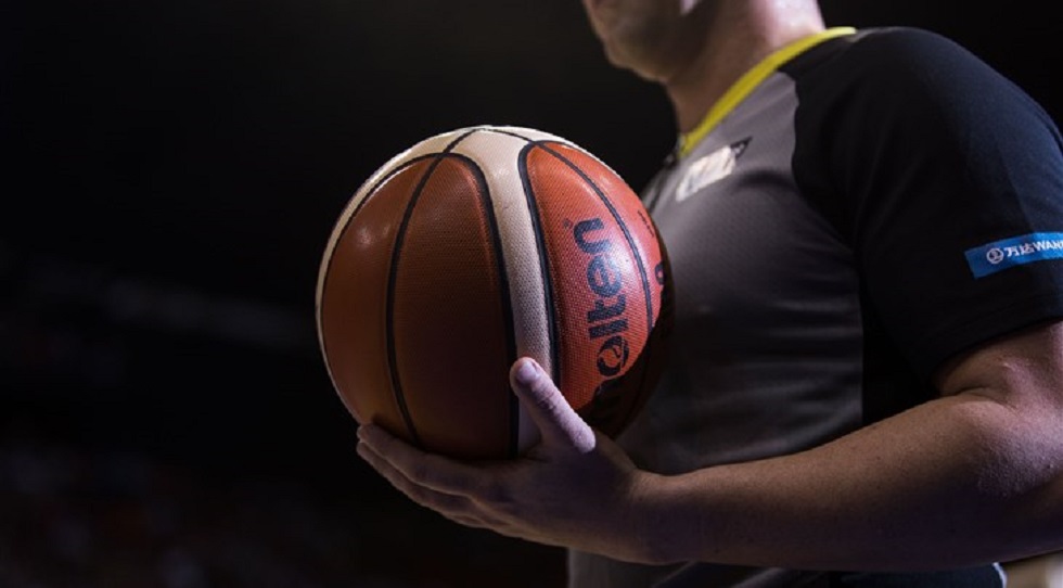 FIBA: «Λαμβάνουμε μέτρα για τη διαιτησία»