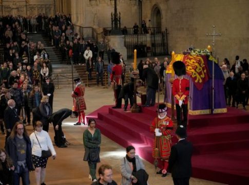 Βασίλισσα Ελισάβετ: Όλα όσα πρέπει να ξέρετε για την κηδεία – Το πρόγραμμα και οι υψηλοί προσκεκλημένοι