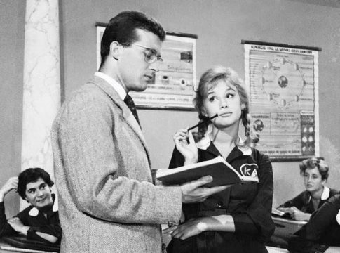Το «Ξύλο βγήκε απ’ τον Παράδεισο»: Και όμως η αυθεντική Λίζα Παπασταύρου δεν ήταν η Βουγιουκλάκη (vid)